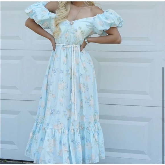 LoveShackFancy Dresses & Skirts - Love shack fancy Puff Sleeve Blue Floral dress size 16